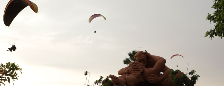 Paragliding in Miraflores, Lima Attractions - My Peru Guide